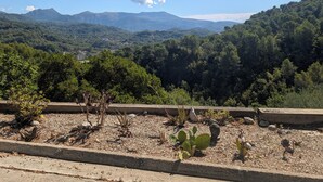Property grounds - Séjour en Pleine Nature, vue Imprenable, Jacuzzi (Contes)
