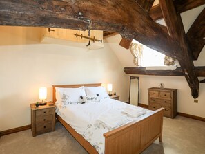 3 bedrooms, individually decorated, individually furnished, free WiFi