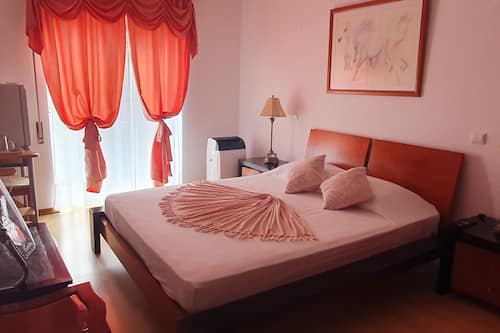 Suite | Minibar, escritorio, wifi gratis y ropa de cama