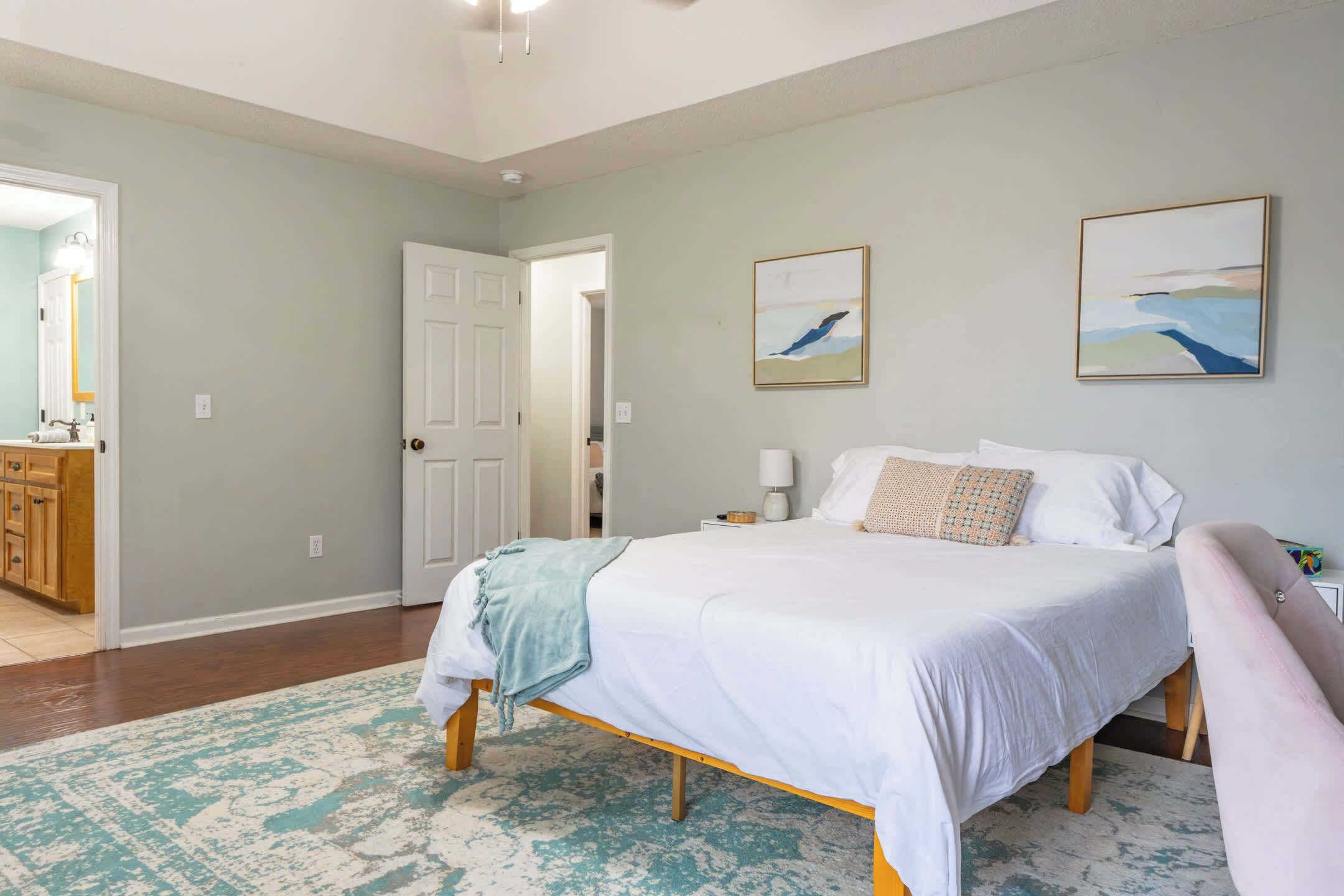 Desk, iron/ironing board, free WiFi, bed sheets