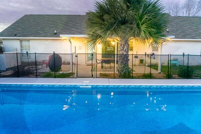 Retreat to a Private Oasis w/ Pool- 10 mins from Ft. Rucker