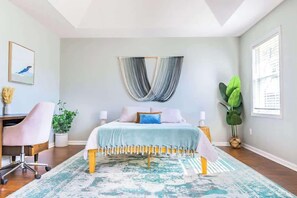 4 habitaciones, escritorio, tabla de planchar con plancha y wifi gratis 