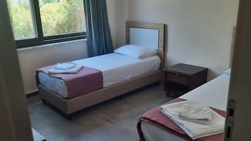 2 bedrooms, iron/ironing board, free WiFi