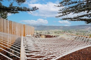 Property grounds - Beautiful Mid-Term Stay | Amazing Views | Large Deck (Ridgway)