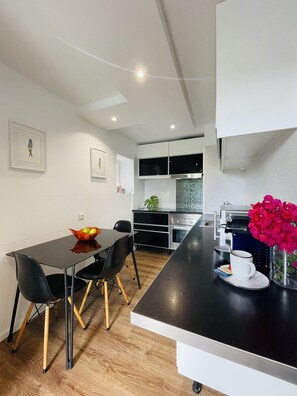 House, 1 Queen Bed with Sofa bed | Private kitchen