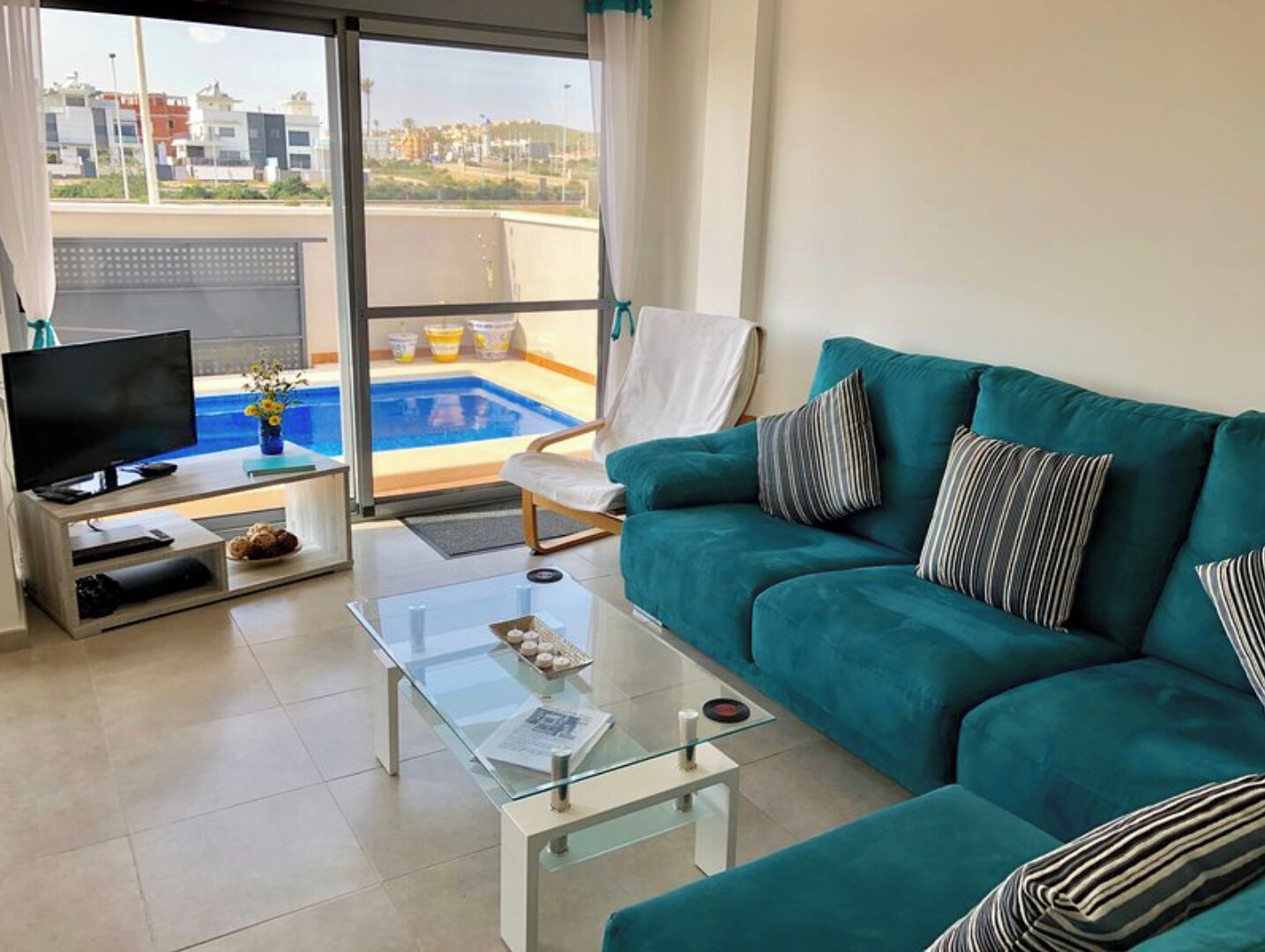 Smart-tv, een videogameconsole, een dvd-speler en een filmbibliotheek