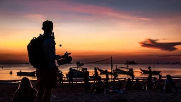 Beach nearby, beach bar