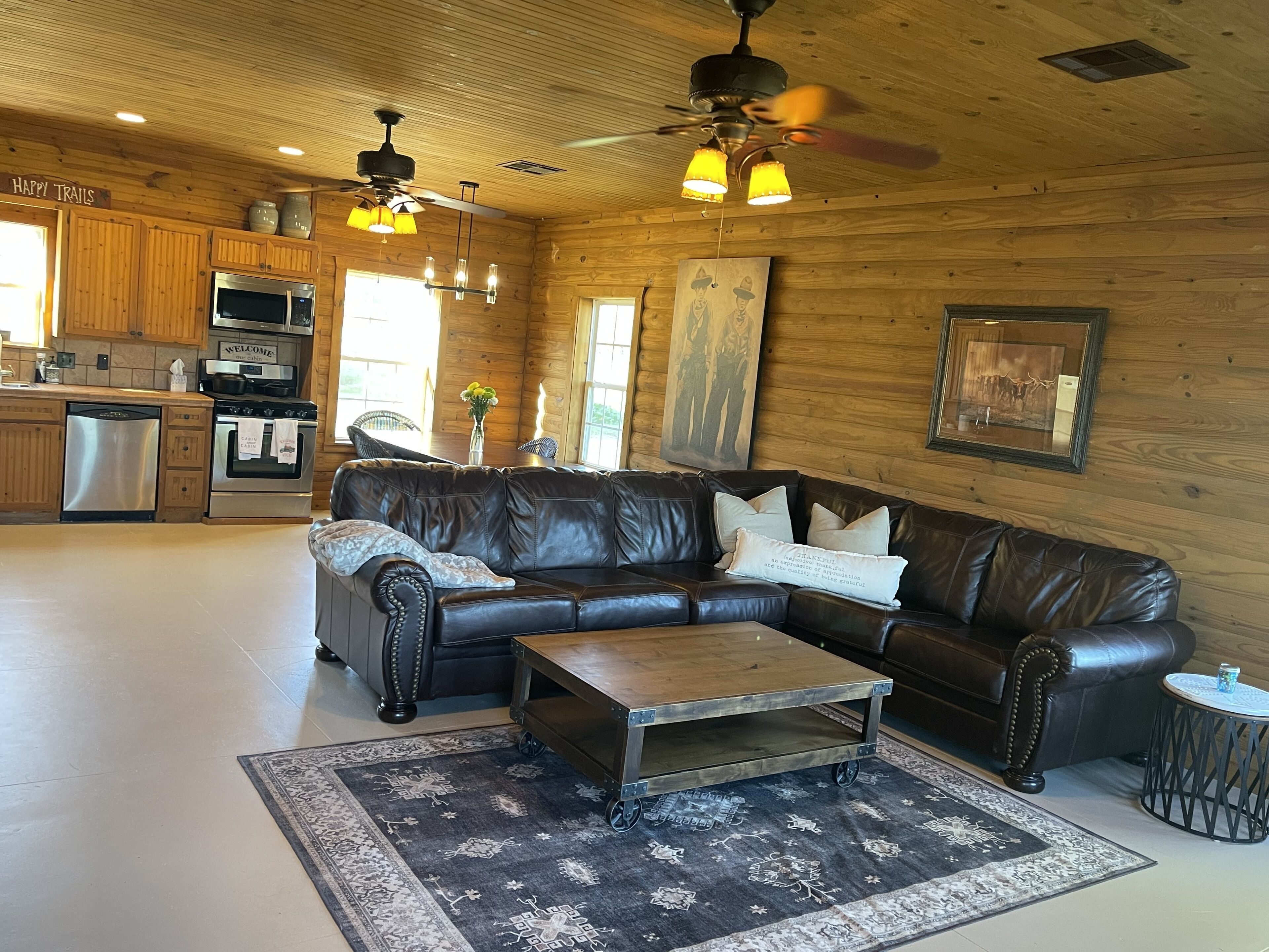 Beautiful Secluded Farmhouse Cabin