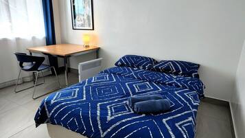 2 bedrooms, desk, iron/ironing board, free WiFi