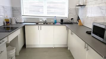 Fridge, microwave, stovetop, toaster