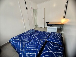 2 عدّة غرف نوم ومكتب ومكواة/لوح كي وواي فاي مجانًا