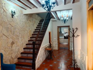 Interior - Holiday Home 'Batalla Navas de Tolosa' with Mountain View, Pool & Wi-Fi (Santa Elena)