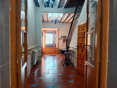 Holiday Home 'Batalla Navas de Tolosa' with Mountain View, Pool & Wi-Fi