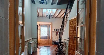 Holiday Home 'Batalla Navas de Tolosa' with Mountain View, Pool & Wi-Fi