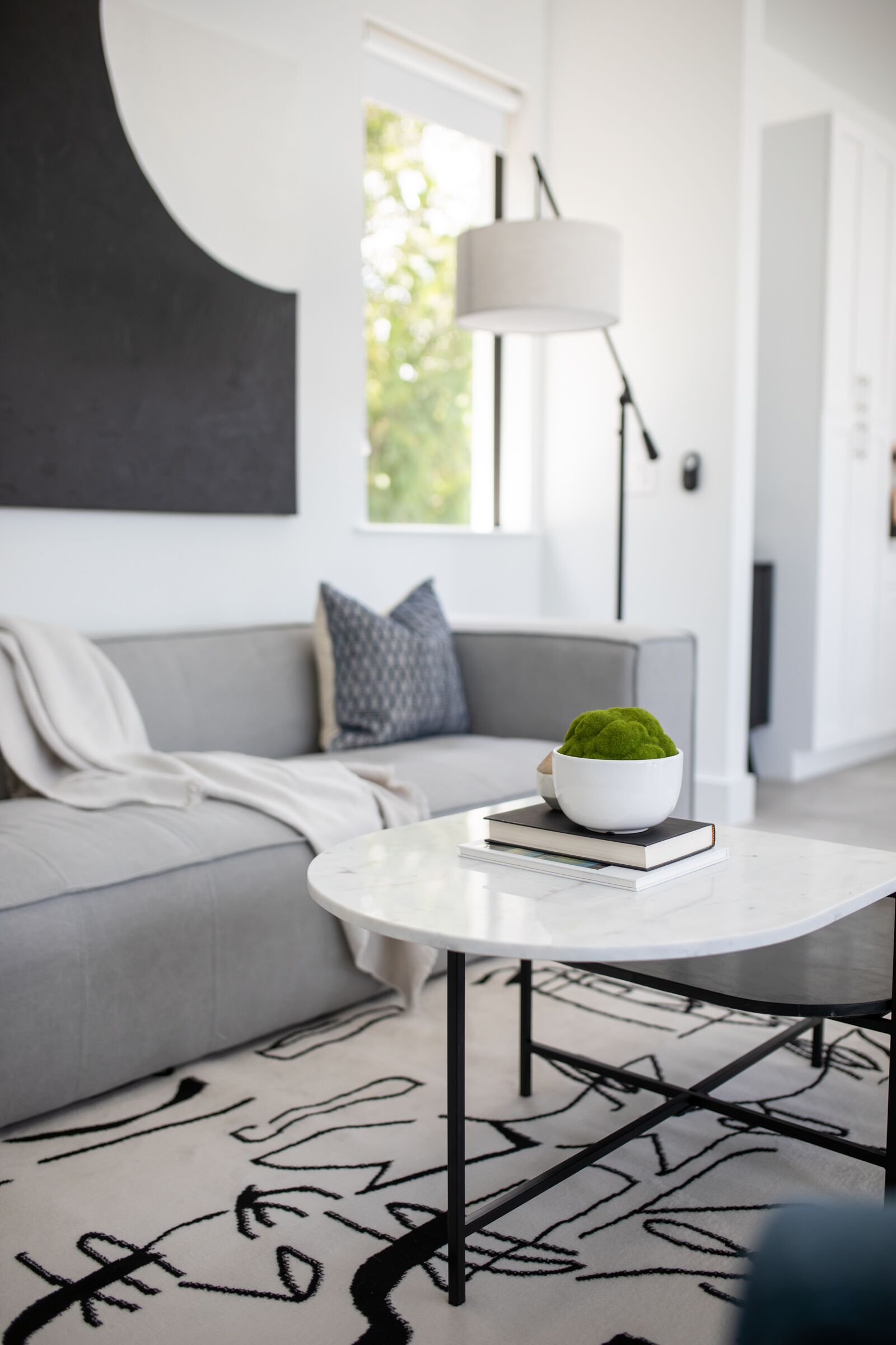 THE OASIS, Brand New Home, Heated Pool, Close to 5th Ave and Beach