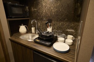 In-room safe, desk, laptop workspace, iron/ironing board