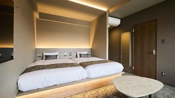 Superior Twin Room, Non Smoking | In-room safe, desk, laptop workspace, iron/ironing board