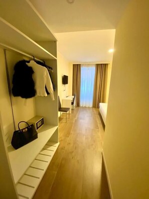 Deluxe Double Room | Egyptian cotton sheets, premium bedding, pillowtop beds, in-room safe