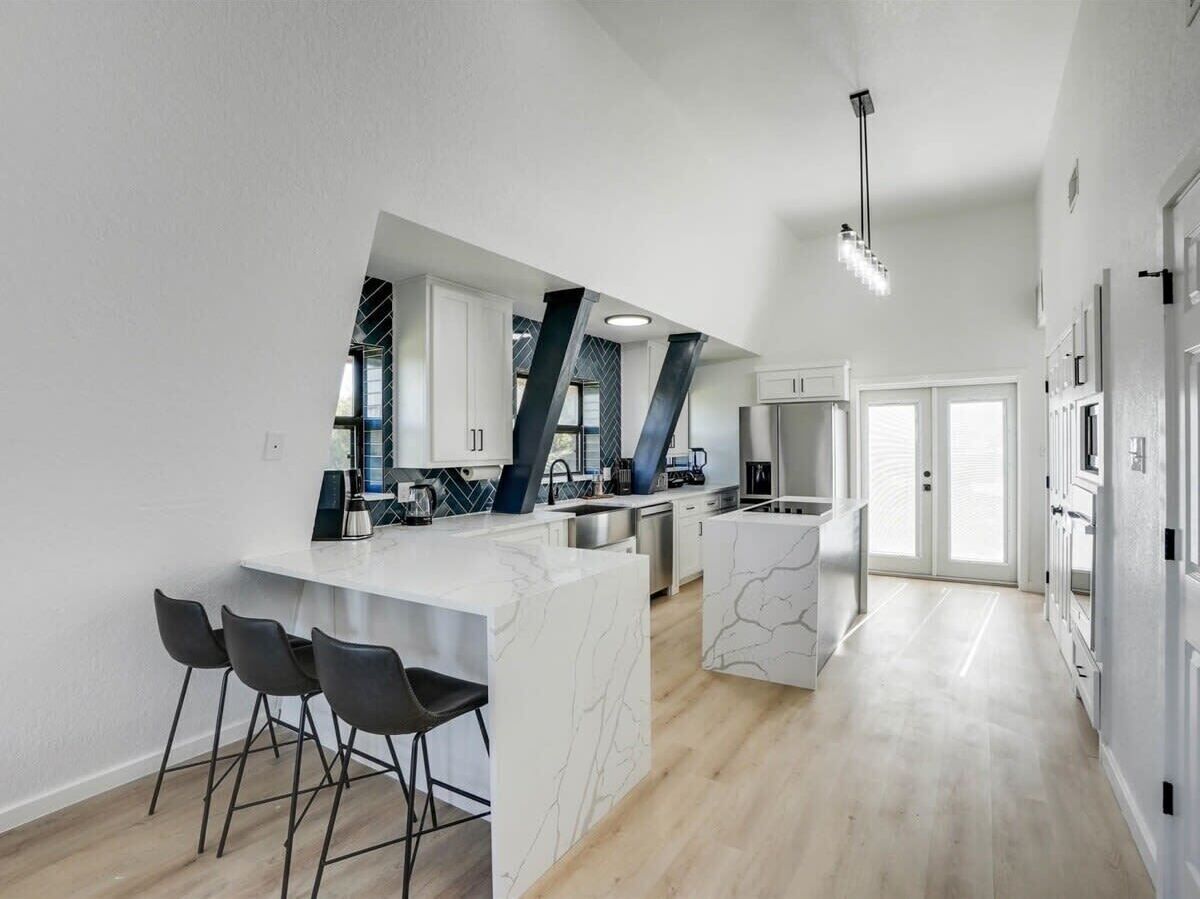 冰箱、微波炉、烤箱、炉灶