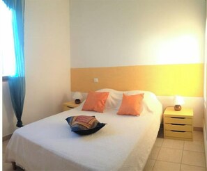 6 bedrooms, WiFi - Grande Villa Tizzano 200 M DE LA Plage 18 Pers (Sartène)