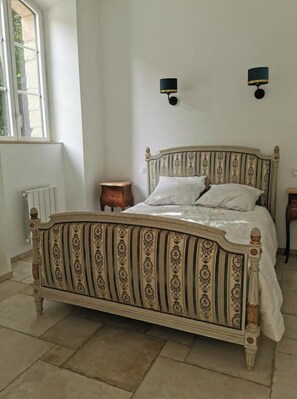 1 bedroom, desk, iron/ironing board, travel cot