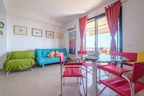 Dining - Vacation Home "Appartamento Con Vista Sul Mare" with Sea View & Private Terrace (Taormina)