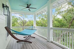 Property grounds - Private Pool,LSV/Golf Cart, & 6 Bikes! Steps to Seaside in the Heart of Old Seagrove! (Santa Rosa Beach)