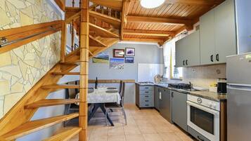 Frigorífico, horno, placa de cocina y lavavajillas