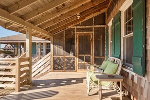 Terrace/patio - Fred Wood Cottage:Oceanfront, historic, Old Nags Head Style cottage, wide decks! (Nags Head)