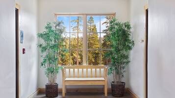 ุดูุฉ - ูฃ ุบุฑู ููู
| ุงูู
ูุดุฃุฉ ู
ู ุงูุฏุงุฎู