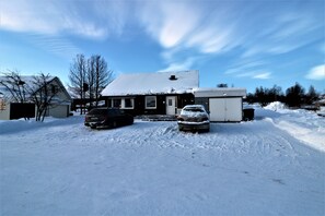 Free self-parking - RIBO Apartment Arctic - Hostel (Kiruna)