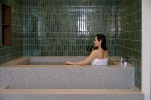 Wave | Bồn tắm spa riêng