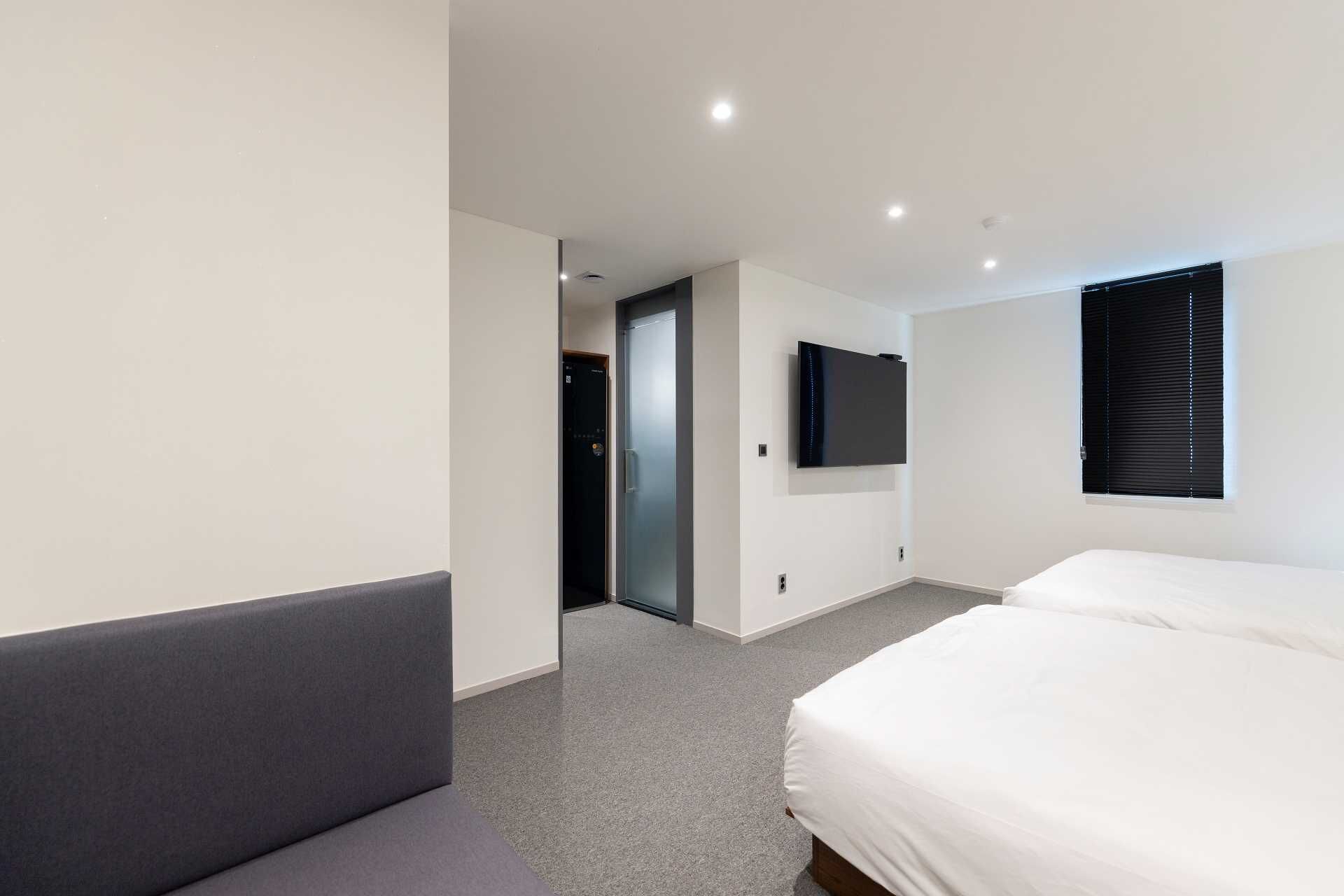 Inspire Wave | 1 bedroom, premium bedding, individually decorated