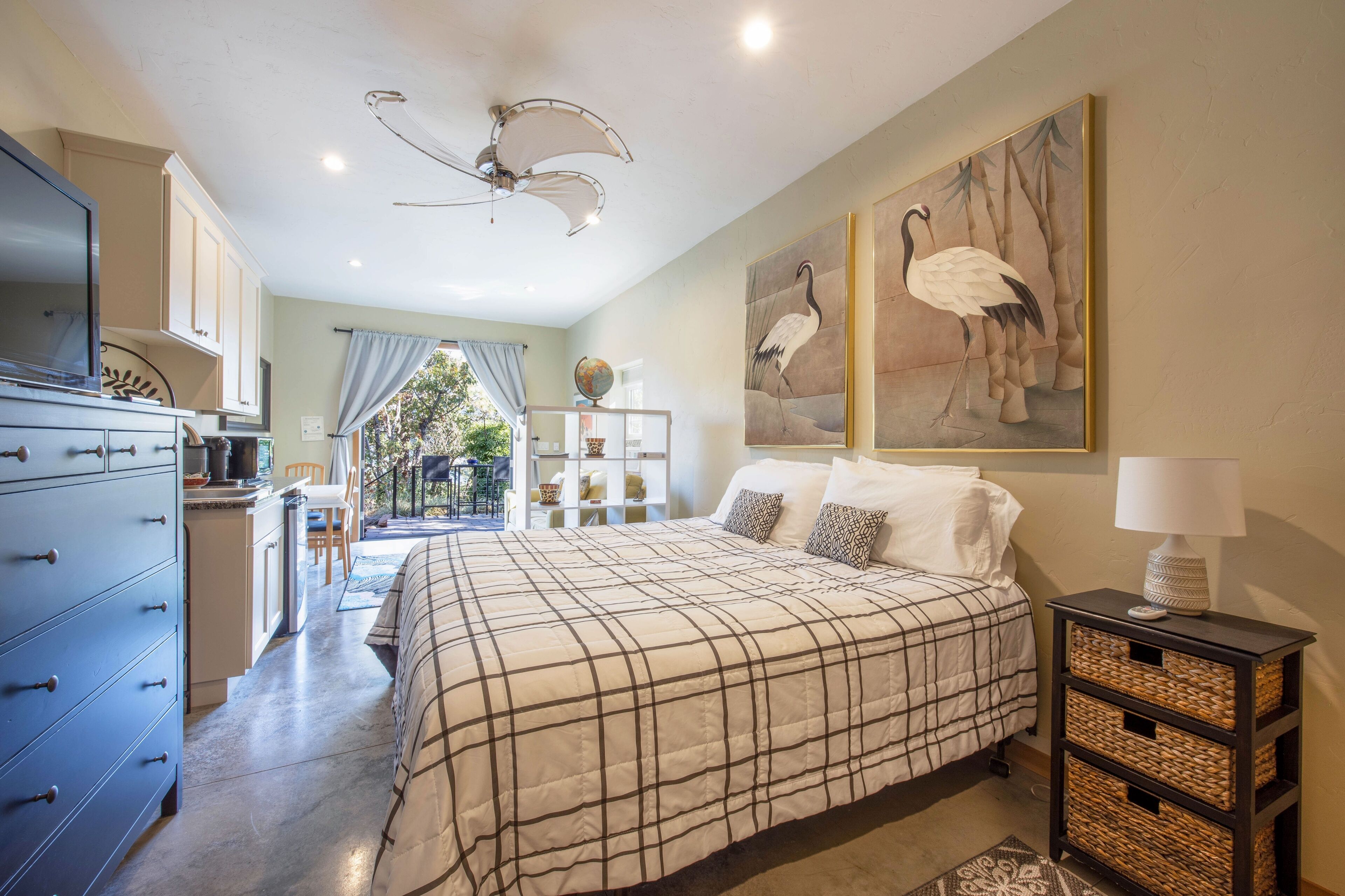 White Cap 1 Bedroom Home by Redawning