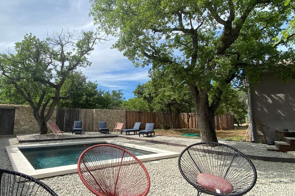 GITE IN LUBERON near GORDES.