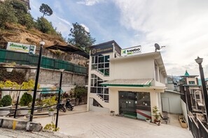Exterior - Treebo Srishti Vaikunth With Mountain View (Shimla)