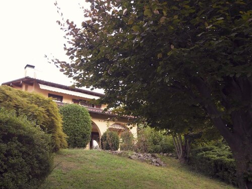 Your Villa between lake and mountains