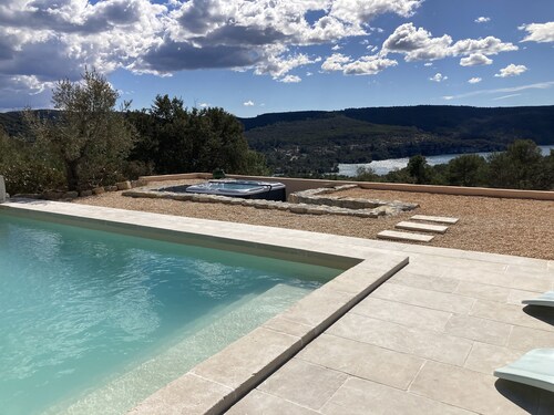 "cap Esparron" Belle Villa 4 Étoiles Splendide vue lac et Piscine