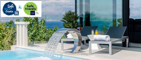 Outdoor pool, an infinity pool