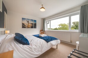 3 bedrooms, iron/ironing board, free WiFi, bed sheets