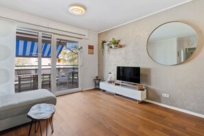 Een televisie en een kantoor