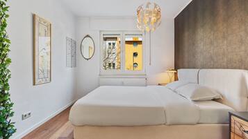 1 slaapkamer, een laptopwerkplek, een strijkplank/strijkijzer, wifi