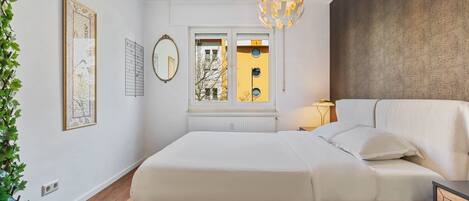 1 habitación y espacio para trabajar con laptop