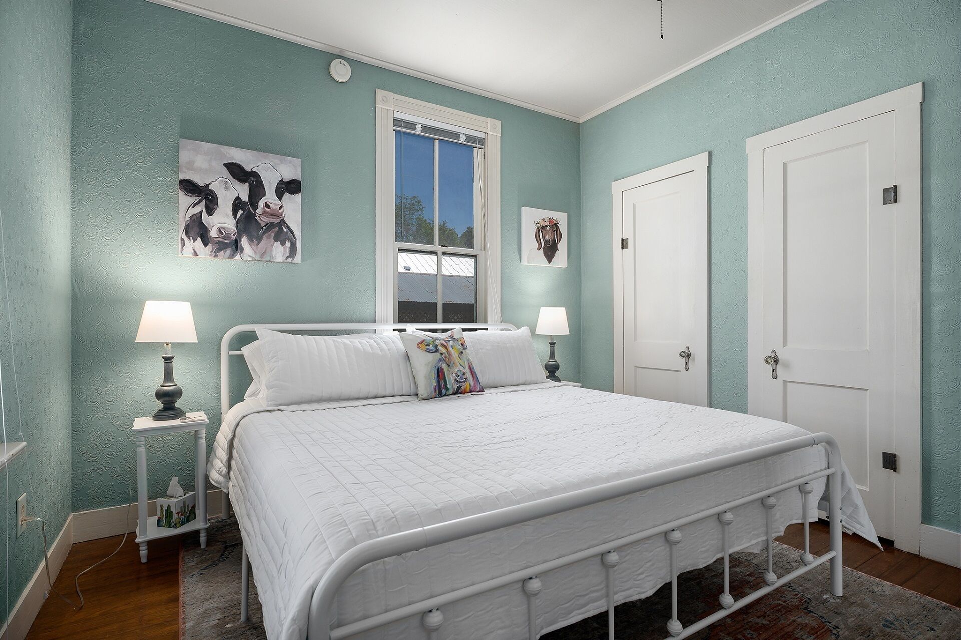 Opie & Omie's Haus | New Listing | 2 Blocks to Main