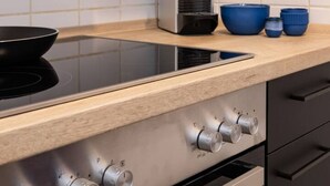 コーヒー / ティーメーカー、冷蔵庫、調理器具と食器