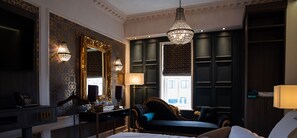 Regency Suite | 이집트산 면 시트, 고급 침구, 메모리폼 침대, 각각 다른 스타일의 인테리어