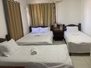 Habitación cuádruple tradicional, 1 habitación | Sábanas de algodón egipcio y ropa de cama de alta calidad 