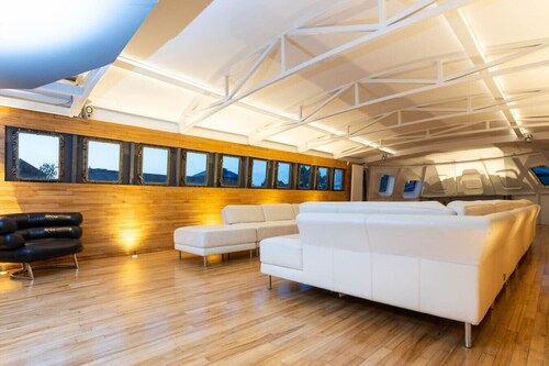 130ft Classic Yacht near Man Utd & Media City