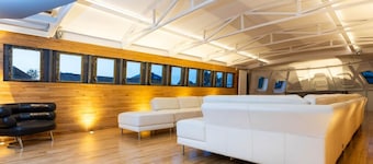 130ft Classic Yacht near Man Utd & Media City