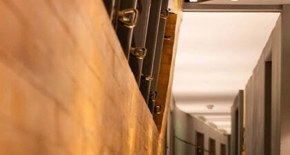 Stunning 130ft Classic Yacht, a stones throw fro Media City & Old Trafford